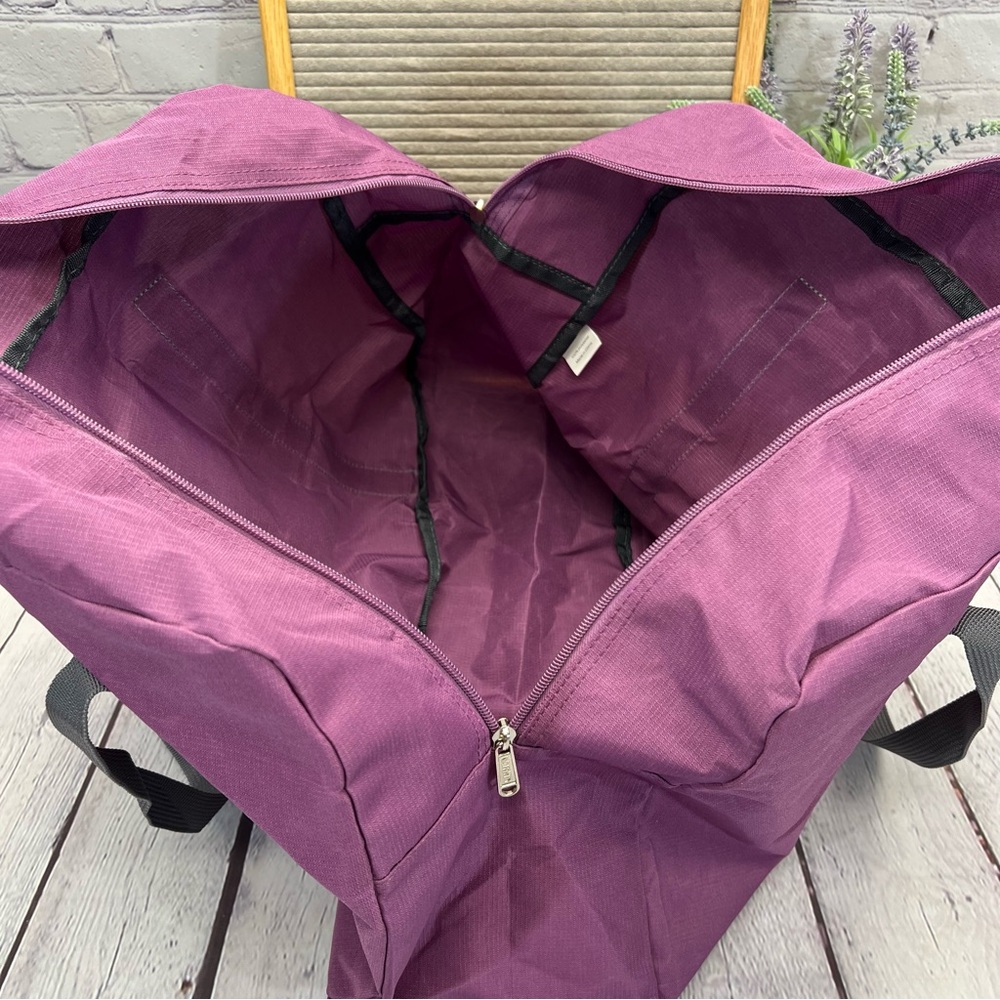 🔥FINAL PRICE🔥TRAVEL/GYM BAG Lightweight-folds small Narwey-EUC - Picture 10 of 16